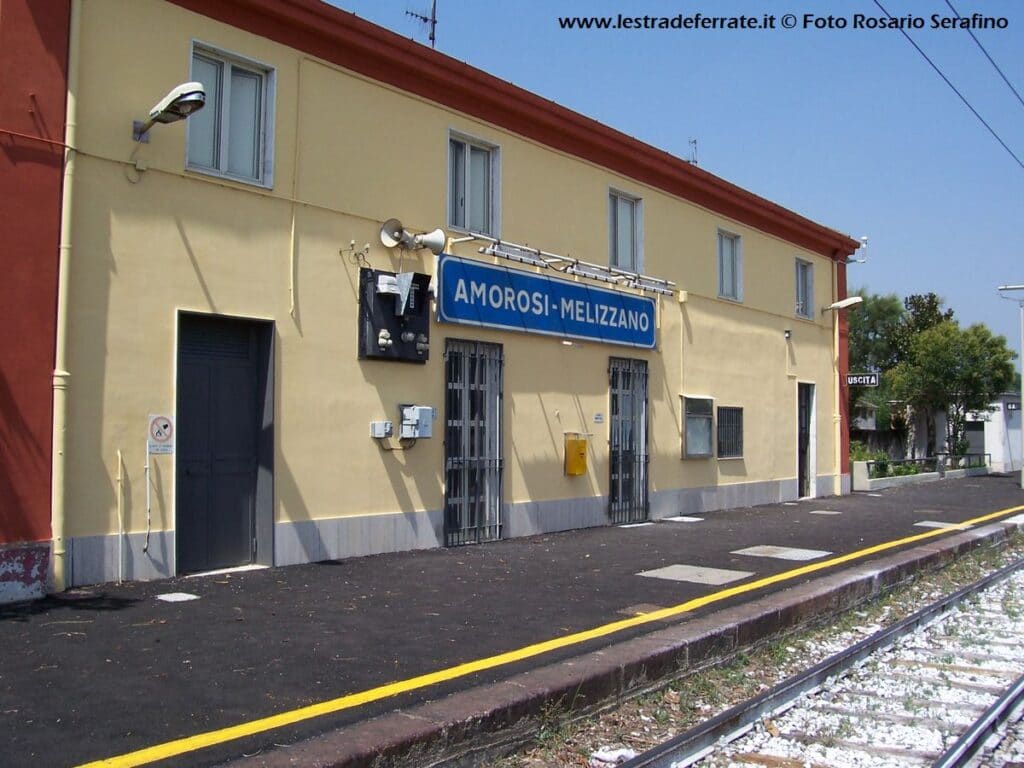 អាម៉ូរ៉ូស៊ីមីលុចកូណូ