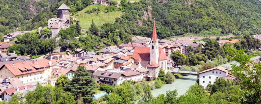 Închis