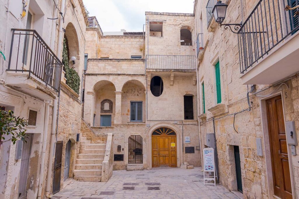 Polignano toychoq