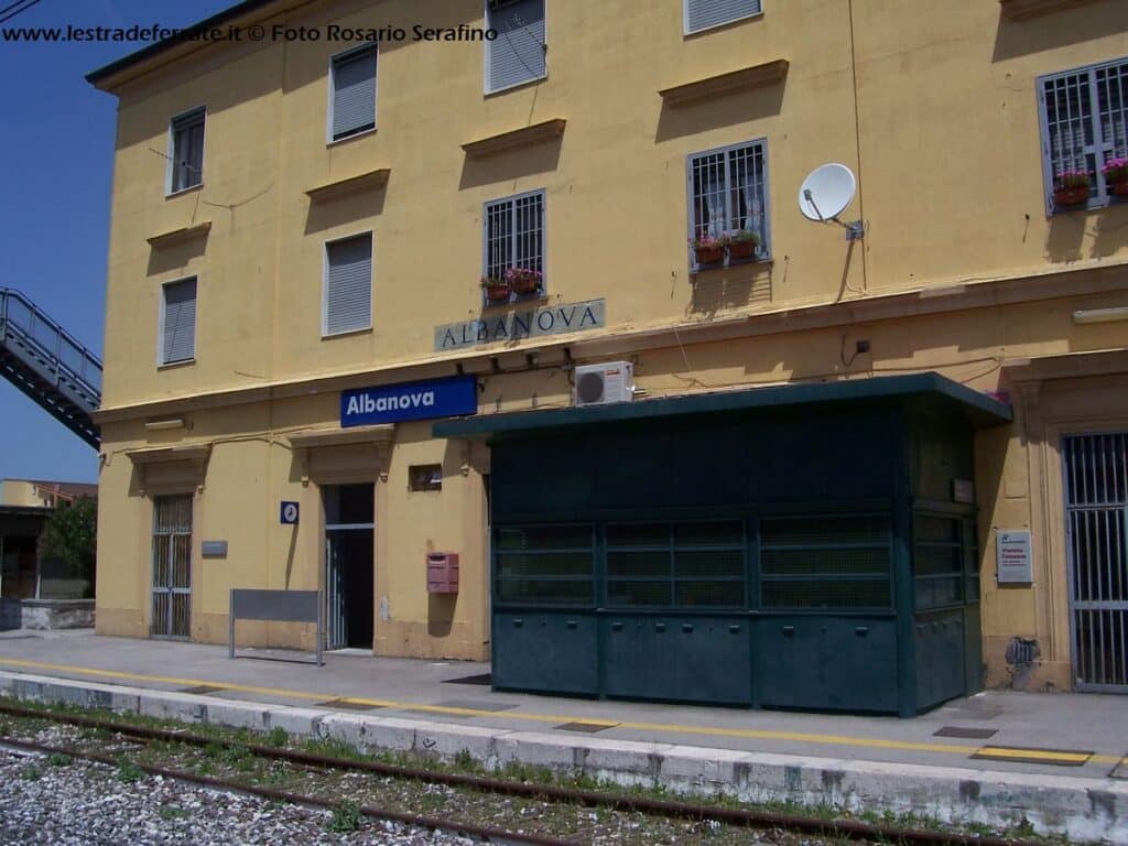 Albanova station