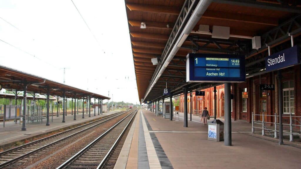 stația Stendal