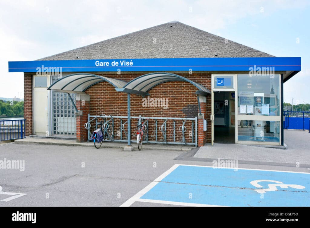 Vise station